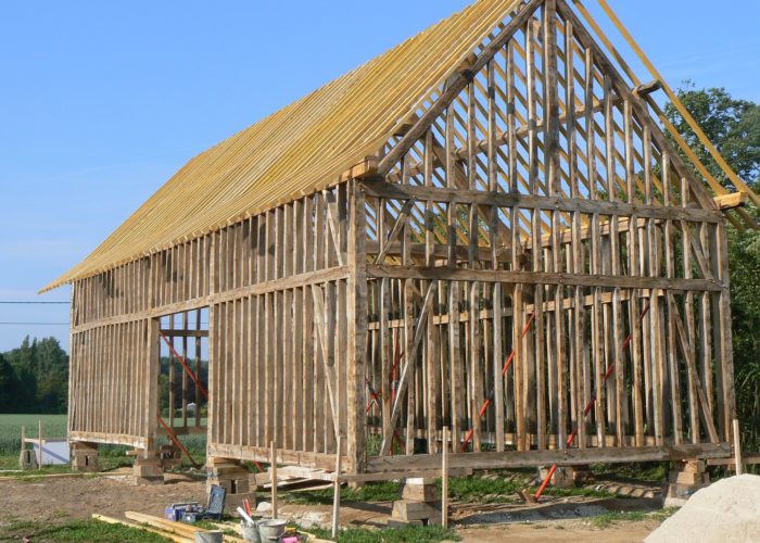 Déplacement d'une grange en colombages