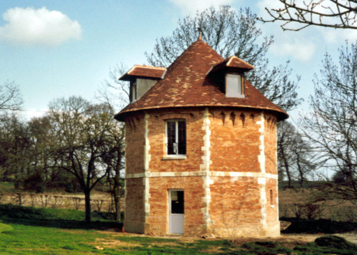 Déplacement et reconstruction d'un colombier en Normandie